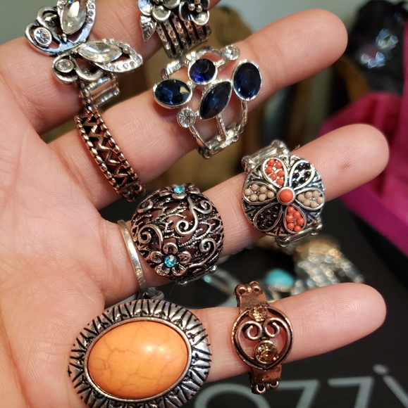 Paparazzi silver 3 row rhinestone ring - Picture 6 of 8